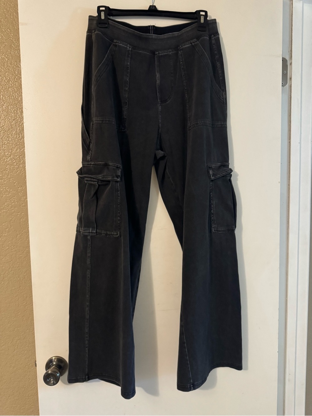 HALARA Flex Cargo Straight Leg Pant - Picture 5 of 11